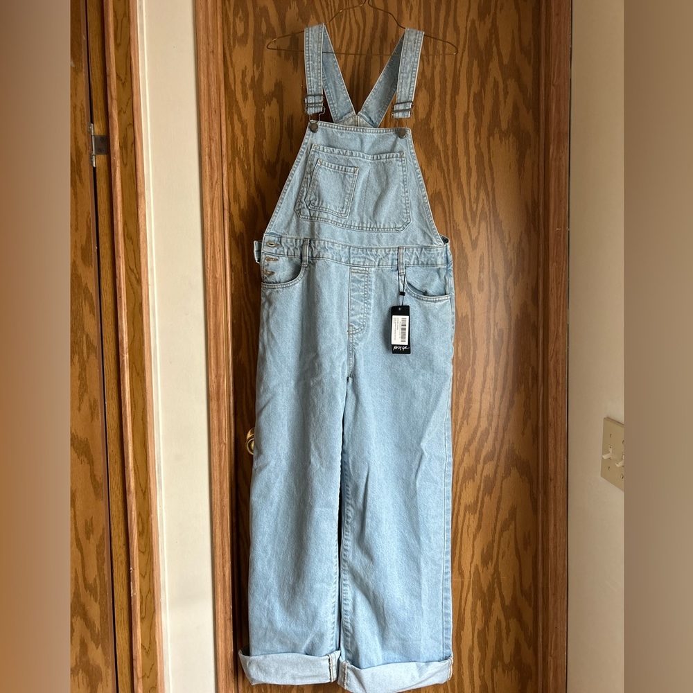 Jean overalls relaxed fit. Do not fit me!